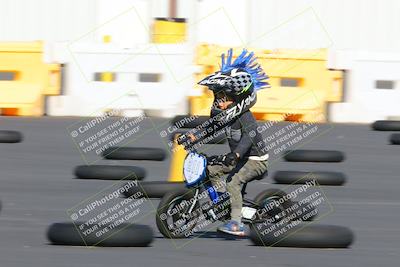 media/Nov-06-2022-SoCal Trackdays (Sun) [[208d2ccc26]]/Around the Pits/